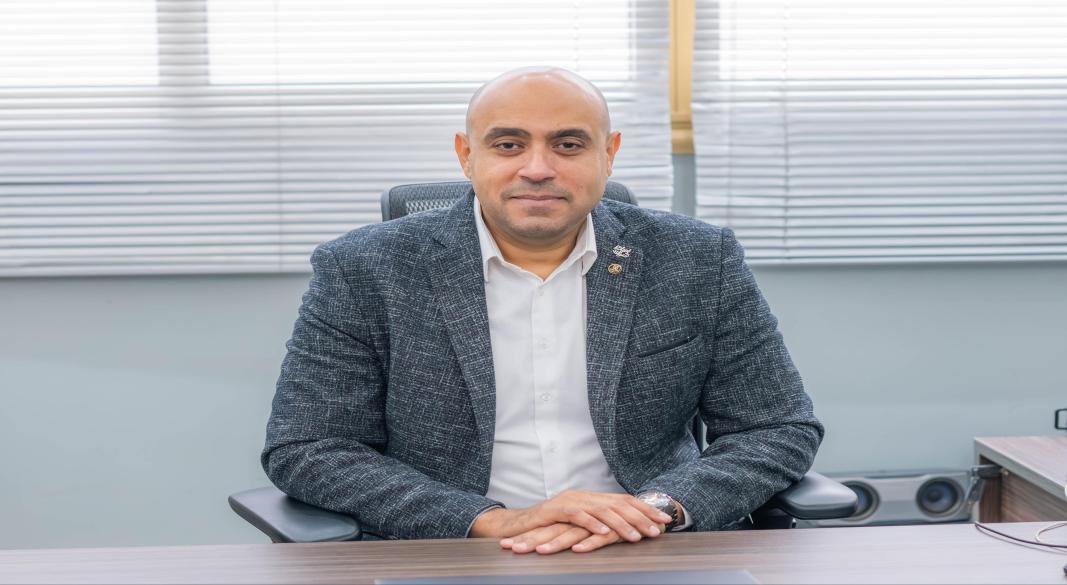 الدكتور إسلام نصر الله