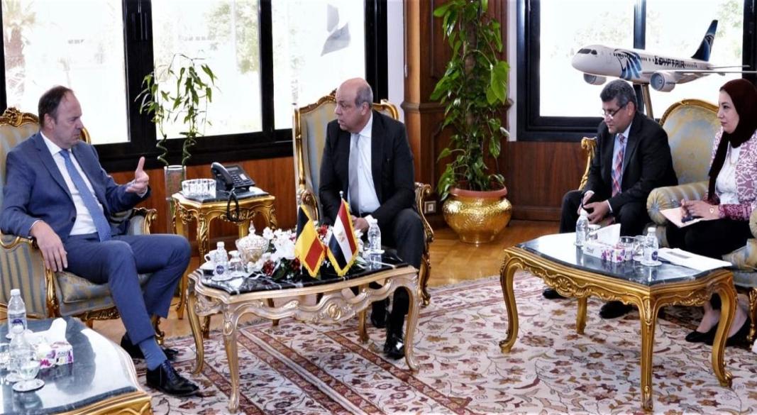 وزير الطيران المدني