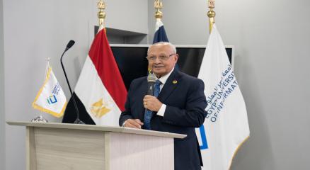 الدكتور أحمد حمد